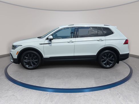 Used 2022 Volkswagen Tiguan SE FWD image 8