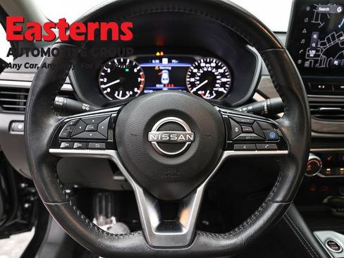 Used 2023 Nissan Altima 2.5 SV w/ SV Premium Package AWD/4WD image 10