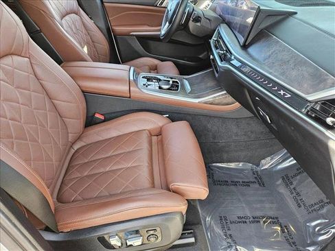 Used 2023 BMW X7 xDrive40i w/ Premium Package image 20