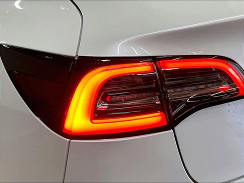 Used 2020 Tesla Model 3 Standard Range image 30