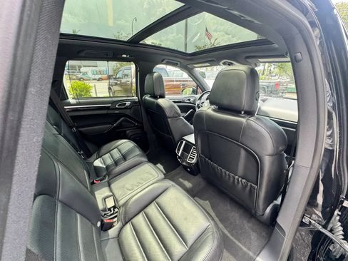 Used 2016 Porsche Cayenne S w/ Premium Plus Package AWD/4WD image 34
