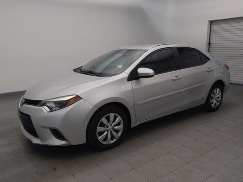 Used 2016 Toyota Corolla LE image 2