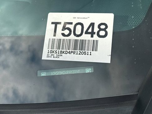 Used 2023 GMC Yukon SLT image 3