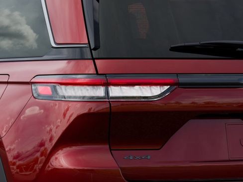 New 2026 Jeep Grand Cherokee Altitude AWD/4WD image 9