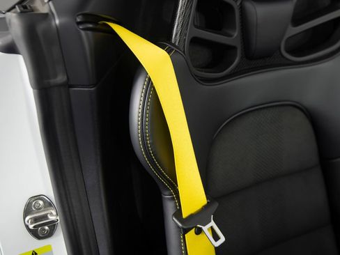 Certified 2025 Porsche 718 Boxster Spyder RS RWD image 37