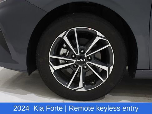 Used 2024 Kia Forte LXS FWD image 7
