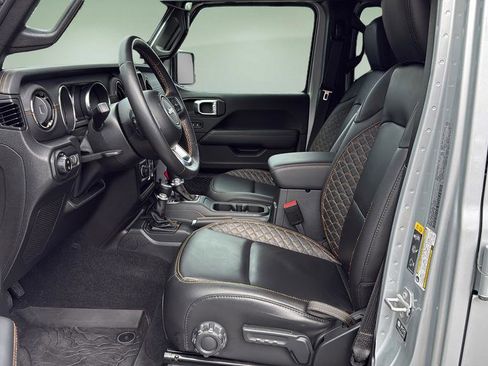 Used 2022 Jeep Gladiator Overland image 11