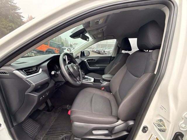Used 2025 Toyota RAV4 LE AWD/4WD image 14