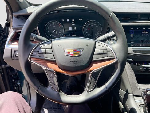 Used 2025 Cadillac XT5 Premium Luxury w/ Technology Package AWD/4WD image 11