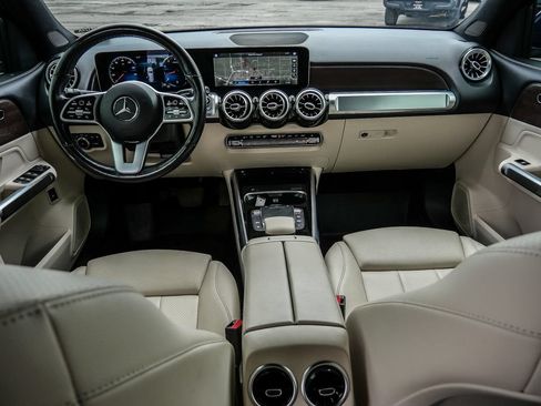 Used 2021 Mercedes-Benz GLB 250 4MATIC image 28
