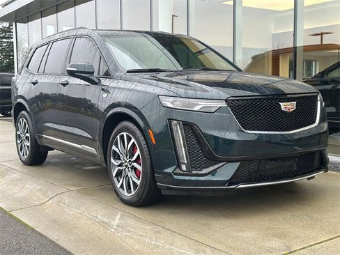 Certified 2024 Cadillac XT6 Sport w/ Technology Package image 7