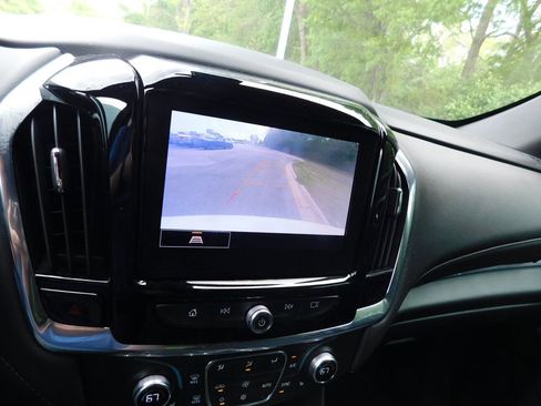 Certified 2023 Chevrolet Traverse LT image 10