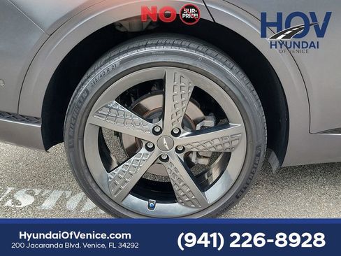 Used 2022 Genesis GV70 2.5T w/ Sport Prestige Package AWD/4WD image 11