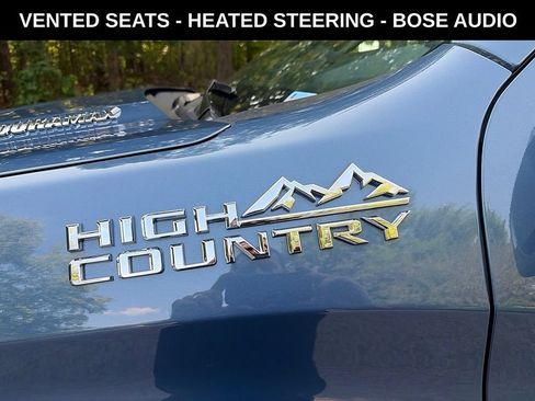 Used 2024 Chevrolet Silverado 1500 High Country w/ High Country Premium Package AWD/4WD image 3