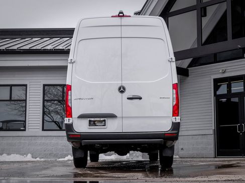 Used 2026 Mercedes-Benz Sprinter 2500 image 8