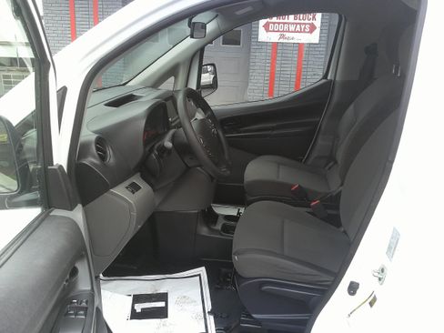Used 2020 Nissan NV200 S w/ Sliding Glass Door Package FWD image 12