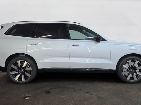 New 2025 Volvo EX90 Plus image 3