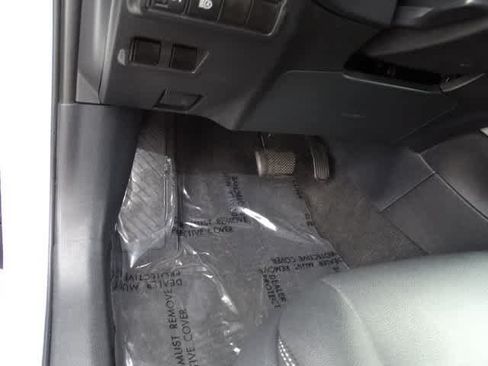 Used 2025 Toyota Corolla Cross XLE FWD image 15