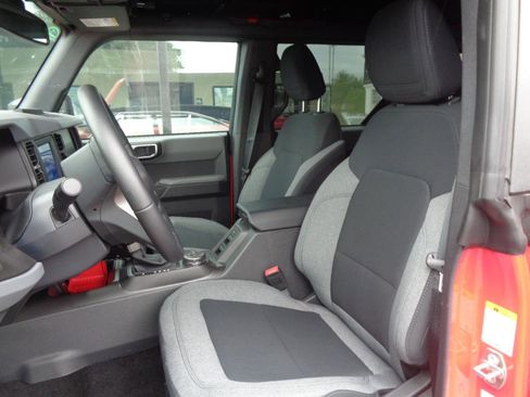 Used 2023 Ford Bronco Big Bend AWD/4WD image 9