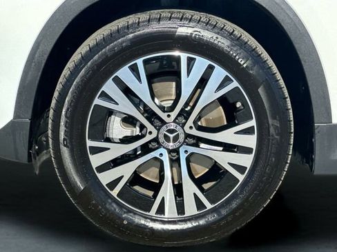 Used 2025 Mercedes-Benz GLA 250 4MATIC image 34