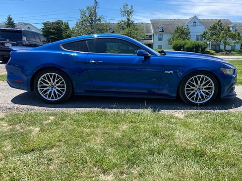 Used 2017 Ford Mustang GT w/ GT Performance Package RWD image 6