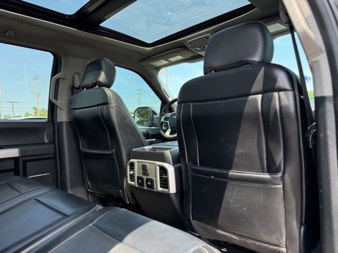 Used 2019 Ford F150 Lariat w/ Equipment Group 502A Luxury AWD/4WD image 21