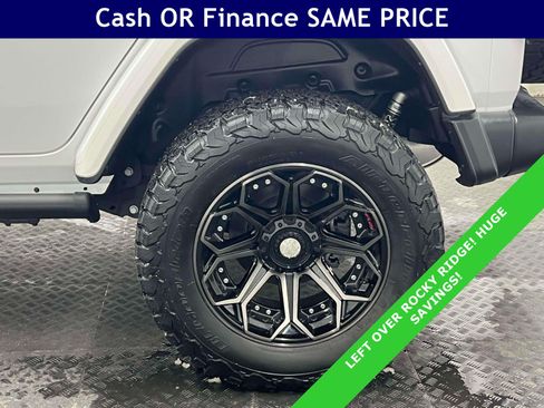 Used 2024 Jeep Wrangler Unlimited w/ Convenience Group AWD/4WD image 11