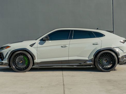 Used 2024 Lamborghini Urus Performante image 2