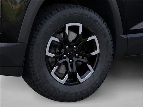 New 2026 Chevrolet Equinox ACTIV w/ Convenience Package III image 9