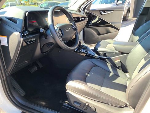 Used 2023 Kia Niro EX image 13