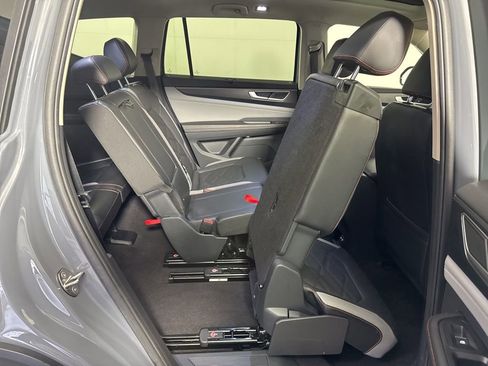 Used 2024 Volkswagen Atlas Peak Edition SEL image 16