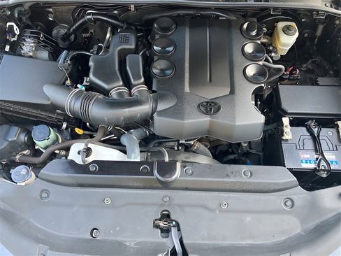 Used 2017 Toyota 4Runner SR5 image 46