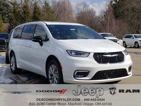 New 2026 Chrysler Pacifica Limited AWD/4WD image 1