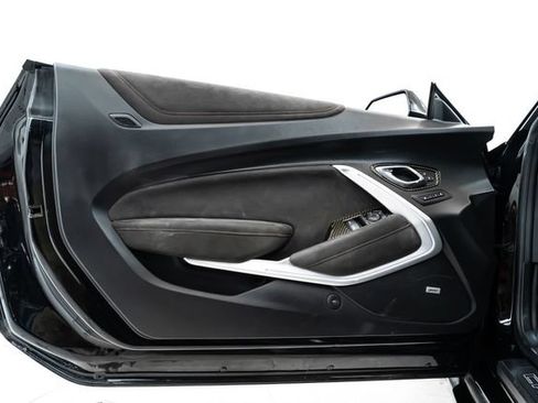 Used 2017 Chevrolet Camaro ZL1 RWD image 17