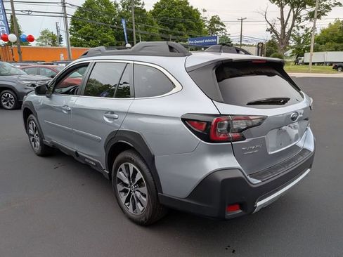 Certified 2025 Subaru Outback Limited AWD/4WD image 3