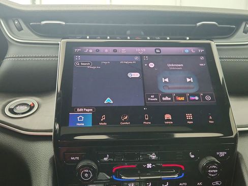 New 2025 Jeep Grand Cherokee Limited image 24