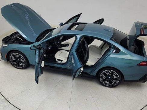 Used 2024 BMW 530i image 84