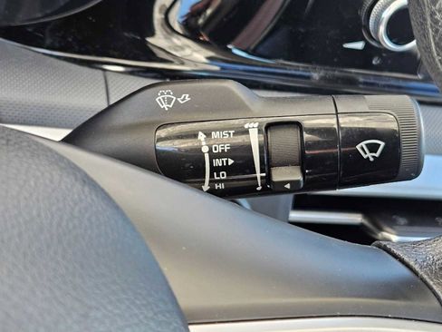 Used 2023 Kia K5 LXS image 27