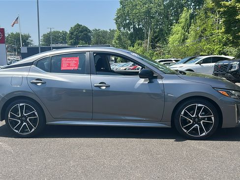 Certified 2024 Nissan Sentra SR FWD image 10