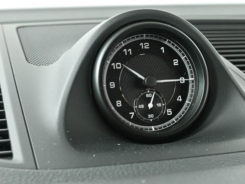 Certified 2025 Porsche Macan image 16