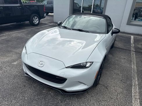 Used 2016 MAZDA MX-5 Miata Club w/ Brembo/BBS Package RWD image 12