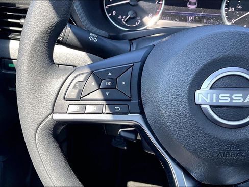 Used 2024 Nissan Sentra SV FWD image 19
