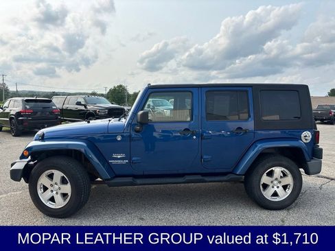 Used 2009 Jeep Wrangler Unlimited Sahara w/ Mopar Leather Group AWD/4WD image 3