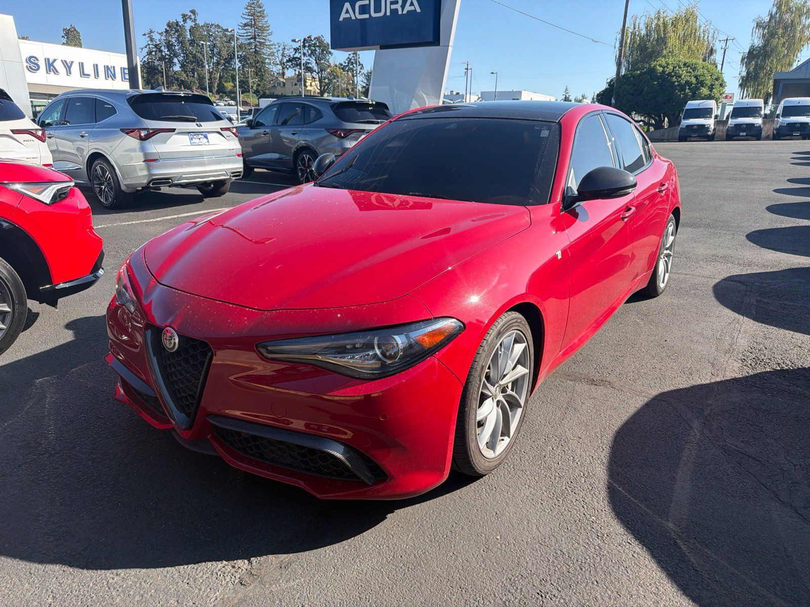 Used 2022 Alfa Romeo Giulia Ti RWD image 1