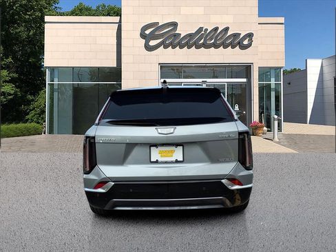 New 2026 Cadillac Optiq Luxury 1 image 4