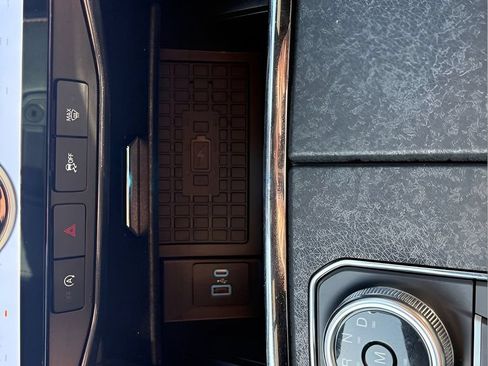 Used 2024 Ford Expedition Limited AWD/4WD image 23
