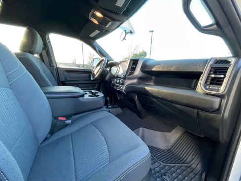 Used 2024 RAM 3500 Tradesman w/ Chrome Appearance Group image 28