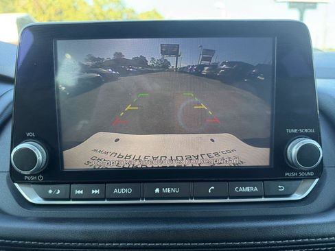 Used 2021 Nissan Rogue S image 16