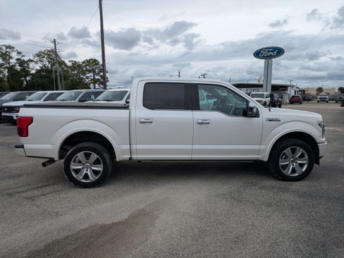 Used 2019 Ford F150 Platinum w/ Equipment Group 701A Luxury AWD/4WD image 3