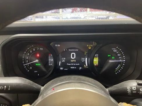Used 2024 Jeep Wrangler Unlimited Sahara image 16